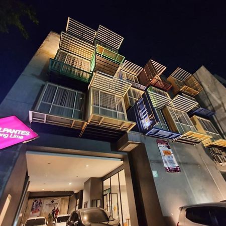 Hotel Pantes Simpang Lima Semarang Bagian luar foto